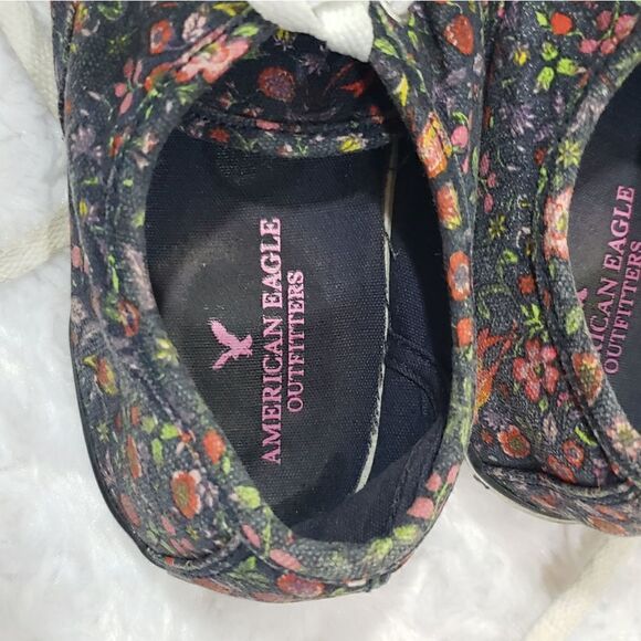 American Eagle size 6 sneaker with floral wildflowers and bird print 🐦 🌼 - Picture 10 of 10